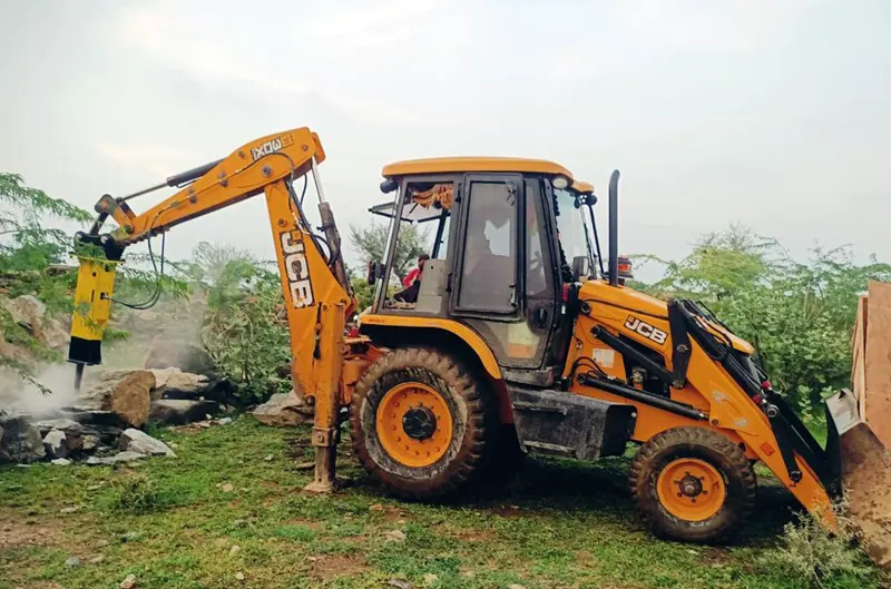 _xcmg 210 excavator price in india Price